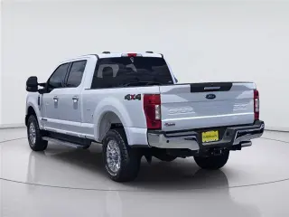 Ford F-250 Super Duty 2022 4x4 XLT Cabina Crew 4 puertas 6.8 pies. Caja corta Pickup