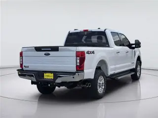 Ford F-250 Super Duty 2022 4x4 XLT Cabina Crew 4 puertas 6.8 pies. Caja corta Pickup