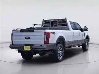Ford F-350 Super Duty 2019 4x4 Lariat 4 puertas Cabina Crew 6.8 pies. SRW Pickup