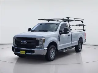 Ford F-250 Super Duty 2019 4x2 XL 2 puertas Cabina Regular 8 pies LB Pickup