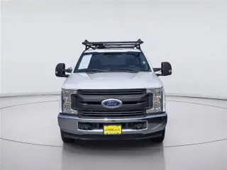 Ford F-250 Super Duty 2019 4x2 XL 2 puertas Cabina Regular 8 pies LB Pickup
