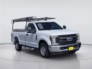 Ford F-250 Super Duty 2019 4x2 XL 2 puertas Cabina Regular 8 pies LB Pickup