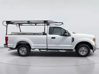 Ford F-250 Super Duty 2019 4x2 XL 2 puertas Cabina Regular 8 pies LB Pickup
