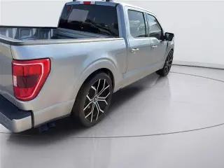 Ford F-150 2021 4x2 XLT 4 puertas SuperCrew 5.5 pies. SB