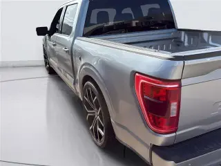 Ford F-150 2021 4x2 XLT 4 puertas SuperCrew 5.5 pies. SB