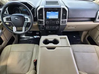 Ford F-150 2017 4x2 Lariat 4 puertas SuperCrew 5.5 pies. SB