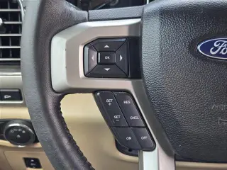 Ford F-150 2017 4x2 Lariat 4 puertas SuperCrew 5.5 pies. SB
