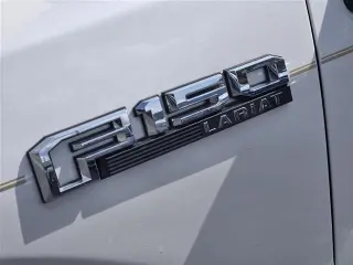 Ford F-150 2017 4x2 Lariat 4 puertas SuperCrew 5.5 pies. SB