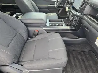 Ford F-150 2026 4x2 STX 4 puertas SuperCrew 5.5 pies. SB