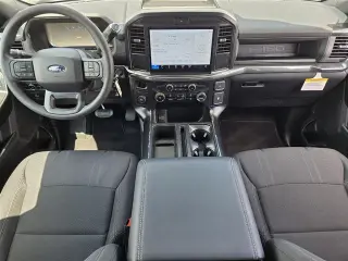 Ford F-150 2026 4x2 STX 4 puertas SuperCrew 5.5 pies. SB