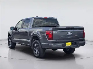 Ford F-150 2026 4x2 STX 4 puertas SuperCrew 5.5 pies. SB