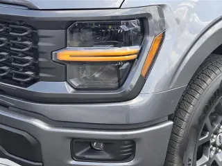 Ford F-150 2026 4x2 STX 4 puertas SuperCrew 5.5 pies. SB