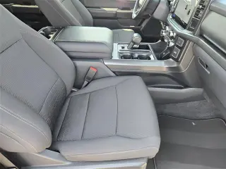 Ford F-150 2024 4x2 XLT 4 puertas SuperCrew 5.5 pies. SB