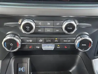 Ford F-150 2024 4x2 XLT 4 puertas SuperCrew 5.5 pies. SB