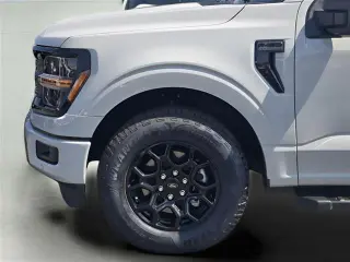 Ford F-150 2024 4x2 XLT 4 puertas SuperCrew 5.5 pies. SB