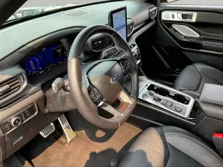 Ford Explorer 2023 AWD ST 4 puertas SUV