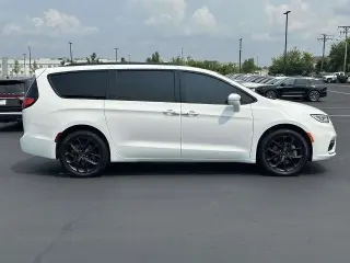 Chrysler Pacifica 2021 AWD Limited 4 puertas Minivan