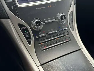 Lincoln Nautilus 2020 4 puertas SUV Estándar