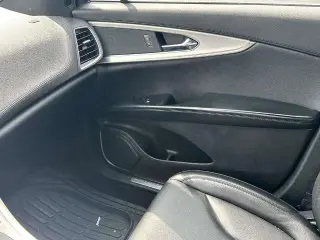 Lincoln Nautilus 2020 4 puertas SUV Estándar