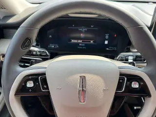Lincoln Corsair 2023 Estándar 4 puertas SUV
