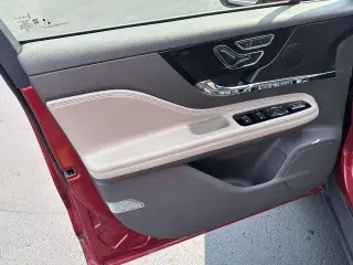 Lincoln Corsair 2023 Estándar 4 puertas SUV