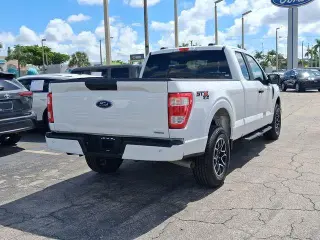 Ford F-150 2022 4x4 XL 4 puertas SuperCab 6.5 pies. SB