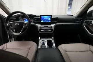 Ford Explorer 2023 AWD XLT SUV de 4 puertas