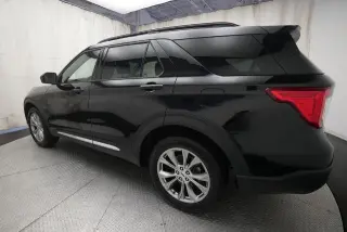 Ford Explorer 2023 AWD XLT SUV de 4 puertas