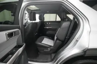Ford Explorer 2023 AWD XLT SUV de 4 puertas
