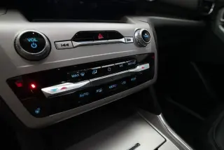 Ford Explorer 2023 AWD XLT SUV de 4 puertas