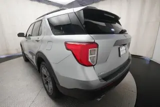 Ford Explorer 2023 AWD XLT SUV de 4 puertas