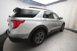Ford Explorer 2023 AWD XLT SUV de 4 puertas