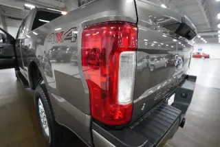 Ford F-250 Super Duty 2019 4x4 XLT Cabina Crew 4 puertas 6.8 pies caja corta Pickup