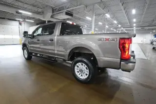 Ford F-250 Super Duty 2019 4x4 XLT Cabina Crew 4 puertas 6.8 pies caja corta Pickup