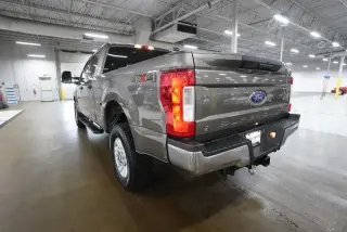 Ford F-250 Super Duty 2019 4x4 XLT Cabina Crew 4 puertas 6.8 pies caja corta Pickup