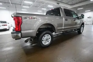 Ford F-250 Super Duty 2019 4x4 XLT Cabina Crew 4 puertas 6.8 pies caja corta Pickup