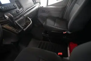 Ford Transit 2024 AWD 250 3 puertas SWB Techo Bajo Furgón de Carga