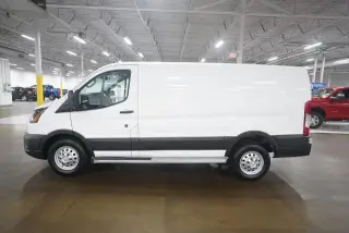 Ford Transit 2024 AWD 250 3 puertas SWB Techo Bajo Furgón de Carga