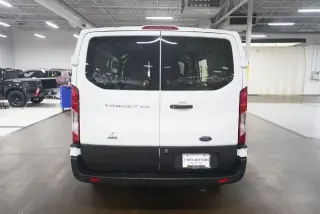 Ford Transit 2024 AWD 250 3 puertas SWB Techo Bajo Furgón de Carga