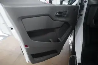 Ford Transit 2024 AWD 250 3 puertas SWB Techo Bajo Furgón de Carga