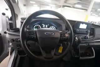 Ford Transit 2024 AWD 250 3 puertas SWB Techo Bajo Furgón de Carga