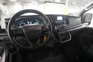 Ford Transit 2024 AWD 250 3 puertas SWB Techo Bajo Furgón de Carga