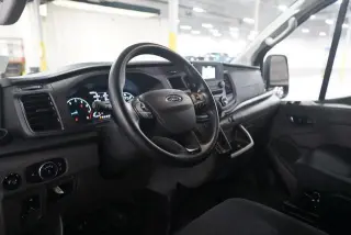 Ford Transit 2024 AWD 250 3 puertas SWB Techo Bajo Furgón de Carga