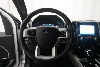 Ford F-150 2020 4x4 Lariat 4 puertas SuperCrew 5.5 pies. SB