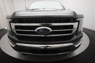 Ford F-150 2022 4x4 Lariat 4 puertas SuperCrew 5.5 pies. SB