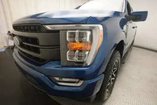 Ford F-150 2022 4x4 Lariat 4 puertas SuperCrew 6.5 pies. Caja corta