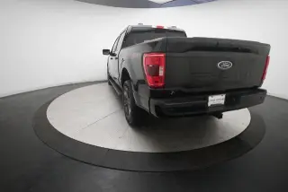 Ford F-150 2023 4x4 XLT 4 puertas SuperCrew 5.5 pies. SB