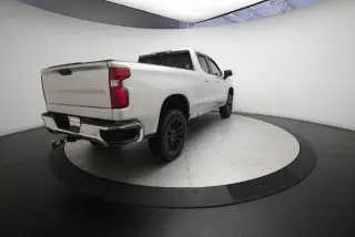 Chevrolet Silverado 1500 2020 4x4 LT 4 puertas Doble Cabina 1.98 m (6.6 pies) caja corta