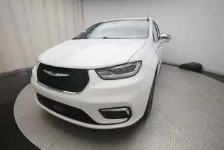 Chrysler Pacifica Híbrido 2022 Limited 4 puertas Minivan