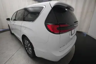 Chrysler Pacifica Híbrido 2022 Limited 4 puertas Minivan
